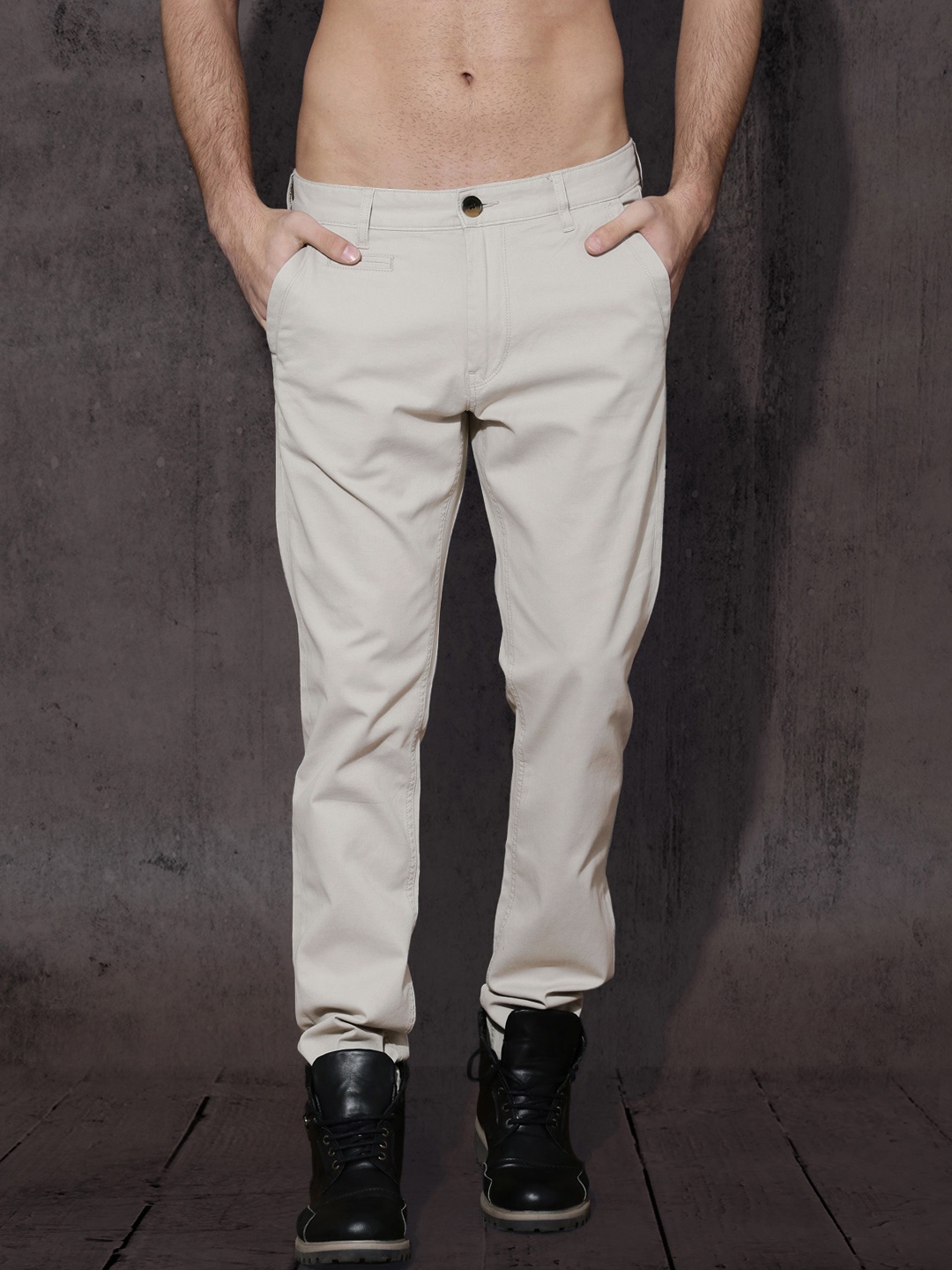 

Roadster Men Off-White Sustainable Chinos