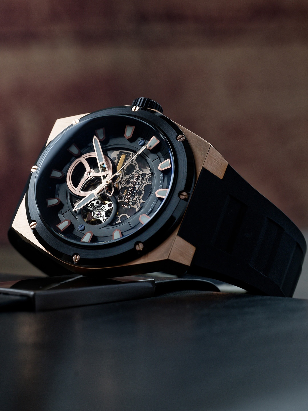 

EARNSHAW Men Bracelet Style Straps Analogue Automatic Motion Powered Watch, Black