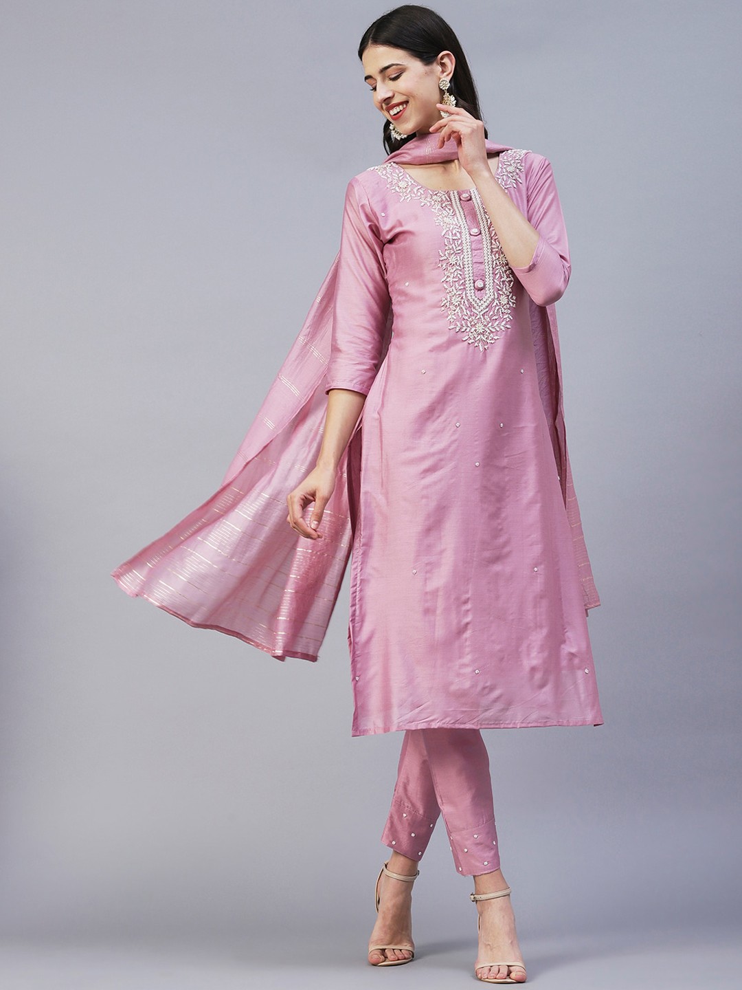 

FASHOR Women Floral Embroidered Chanderi Silk Kurta with Trousers & Dupatta, Pink