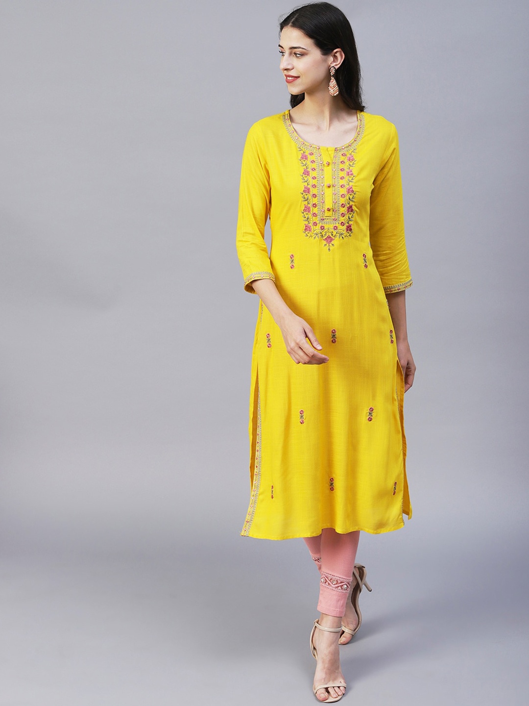 

FASHOR Women Floral Embroidered Thread Work Kurta, Yellow