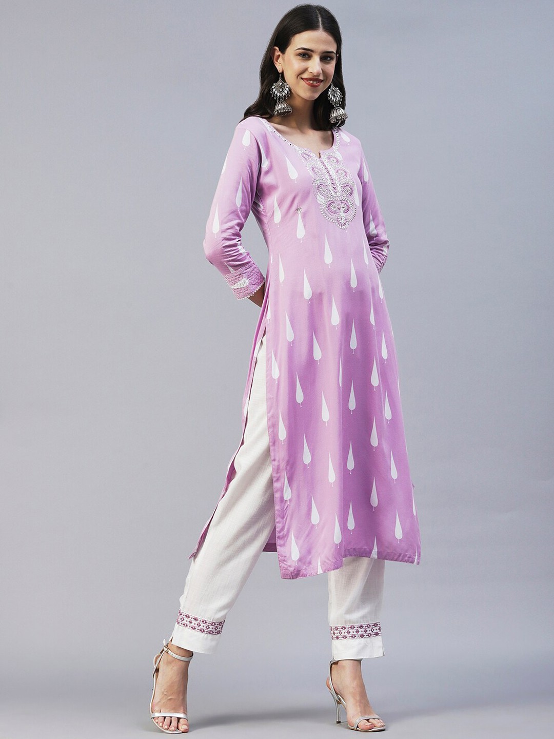 

FASHOR Ethnic Motifs Printed Thread Work Kurta with Trousers Set, Lavender