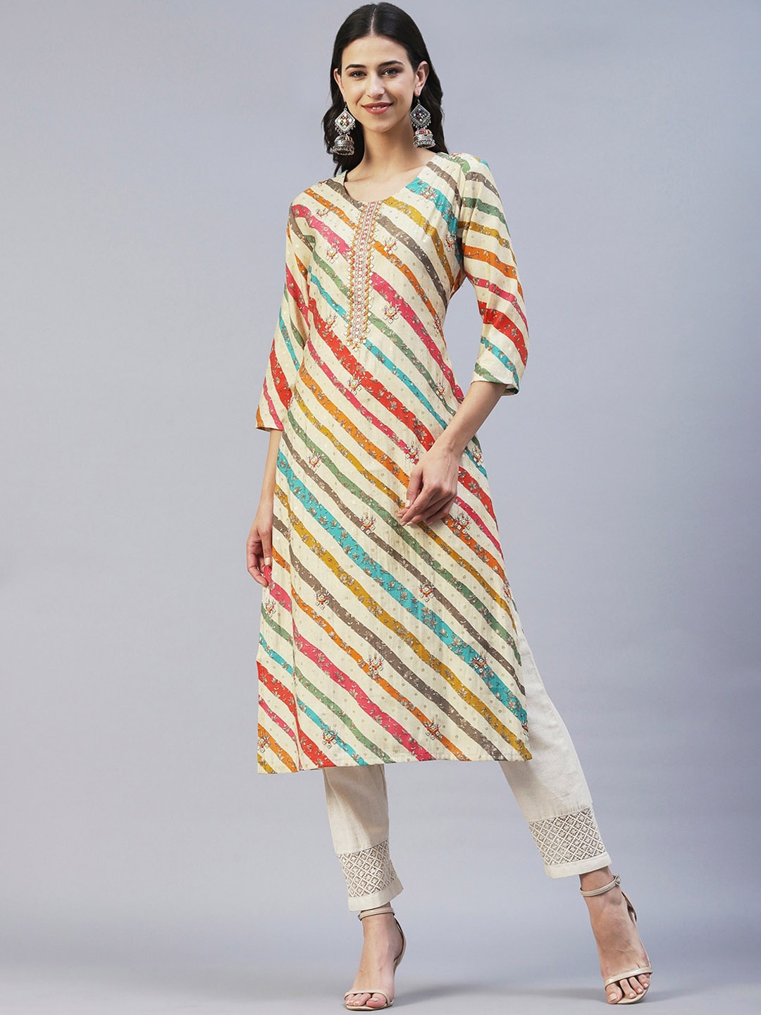 

FASHOR Women Round Neck Embroidered Kurta, Cream