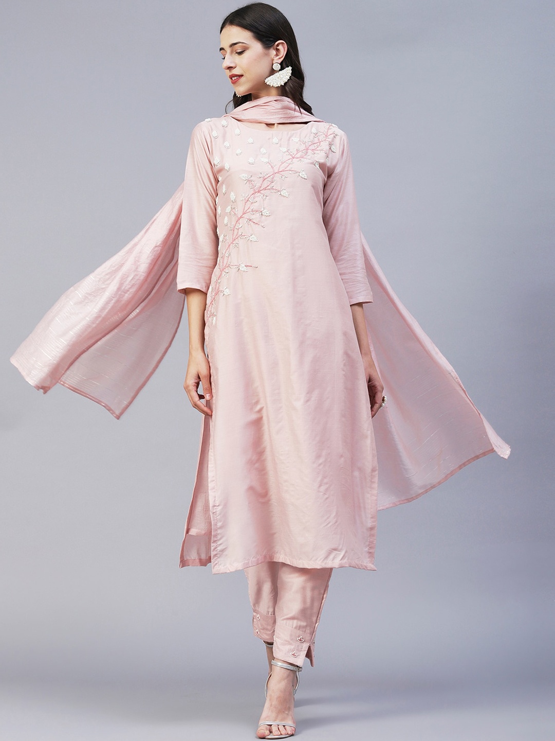 

FASHOR Women Ethnic Motifs Embroidered Beads and Stones Kurta With Trousers & Dupatta, Pink