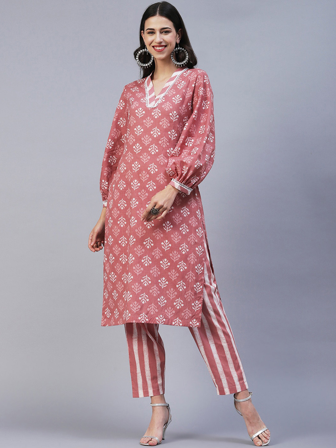 

FASHOR Women Floral Printed Pure Cotton Kurta With Trousers, Rose gold