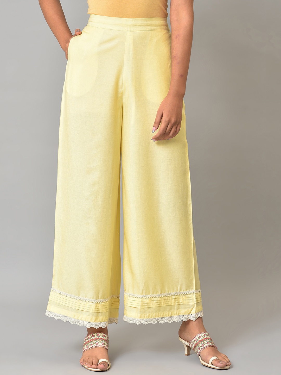 

W Women Mid-Rise Regular Fit Parallel Trousers, Yellow