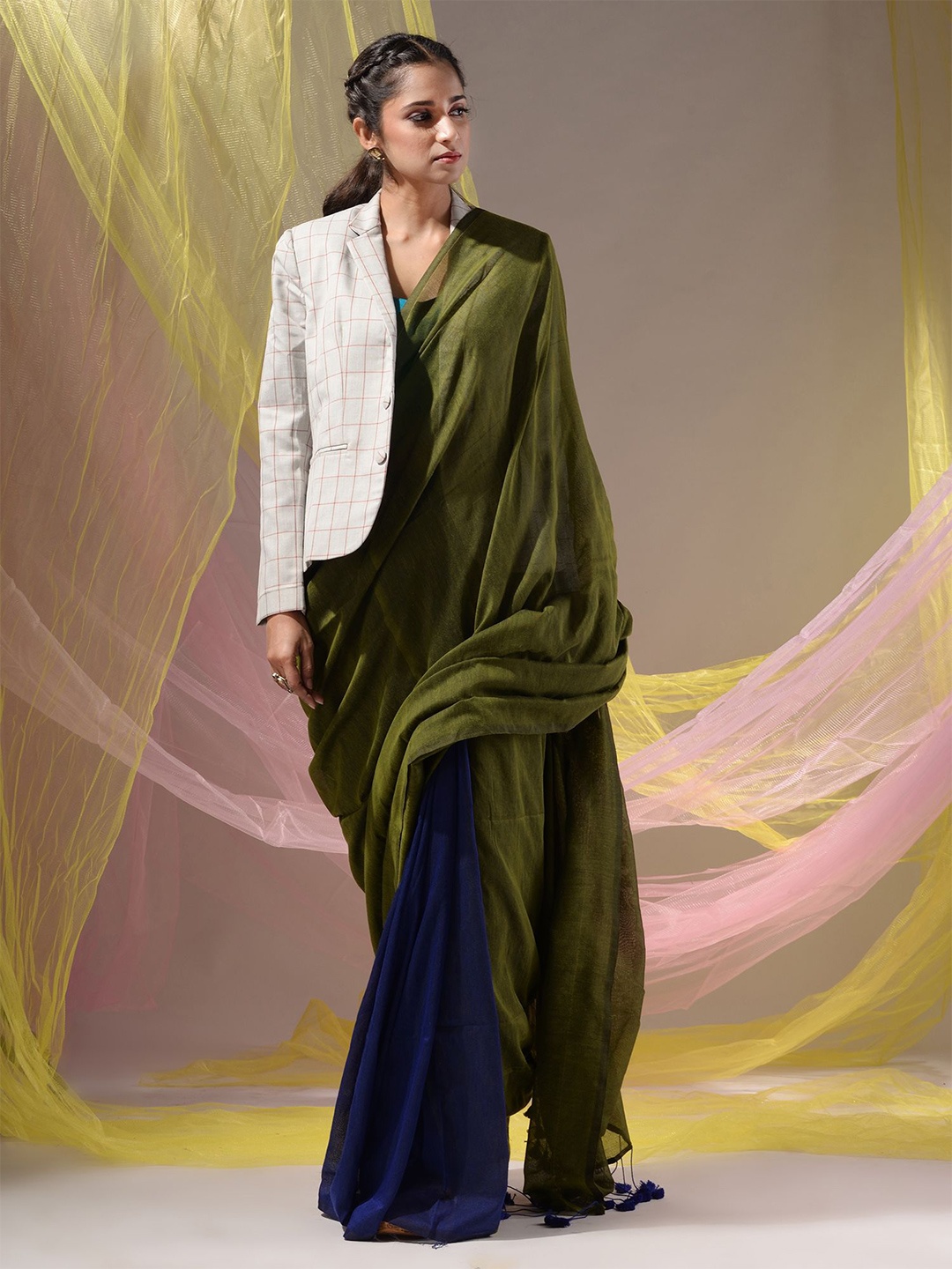 

Charukriti Colourblocked Pure Cotton Saree, Green