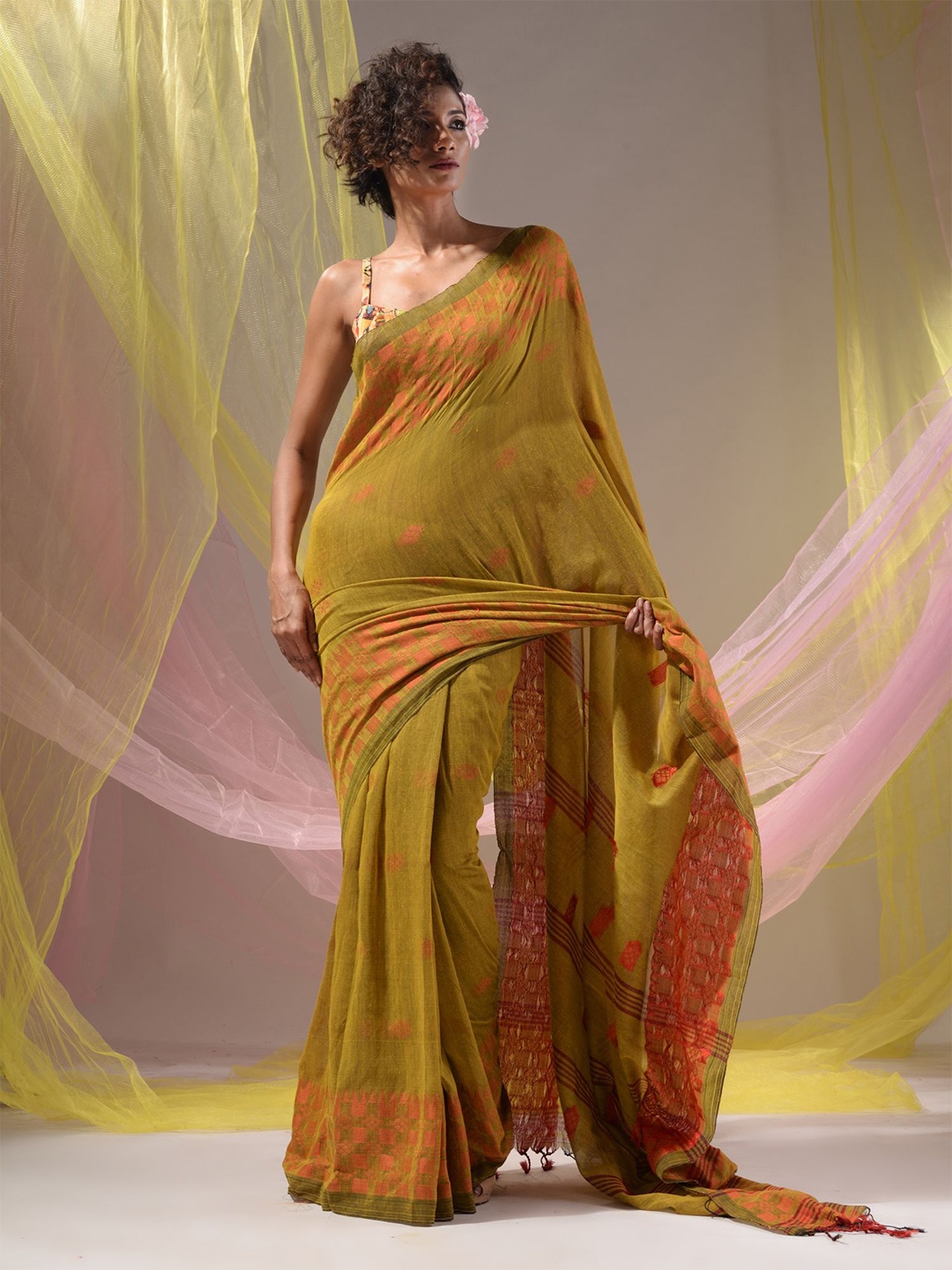 

Charukriti Woven Design Pure Cotton Saree, Mustard
