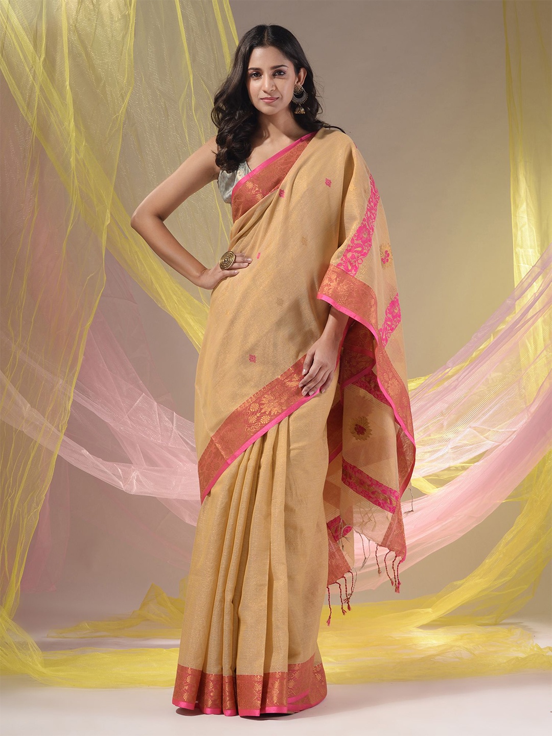 

Charukriti Woven Design Zari Saree, Beige