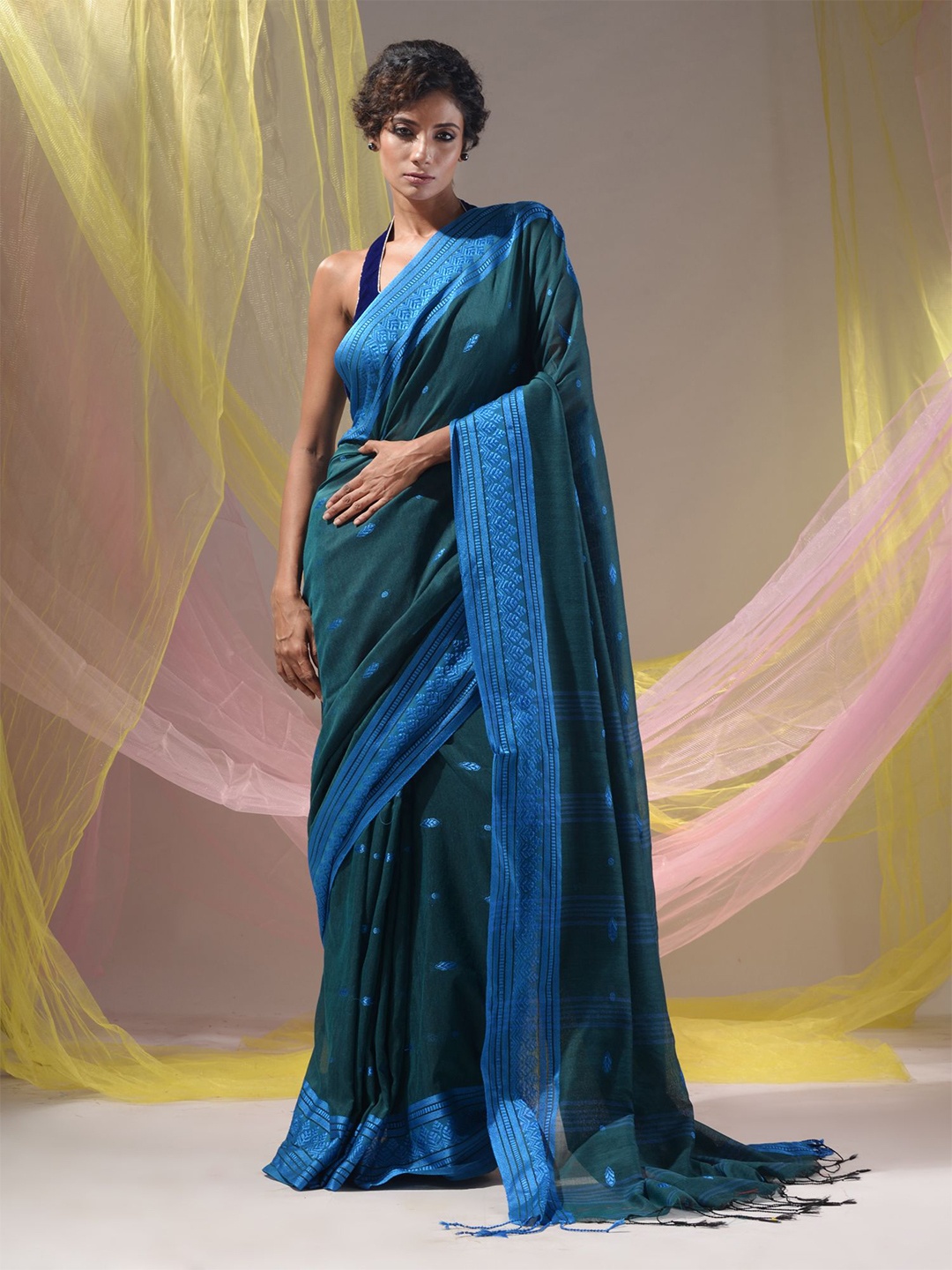 

Charukriti Woven Design Pure Cotton Saree, Teal