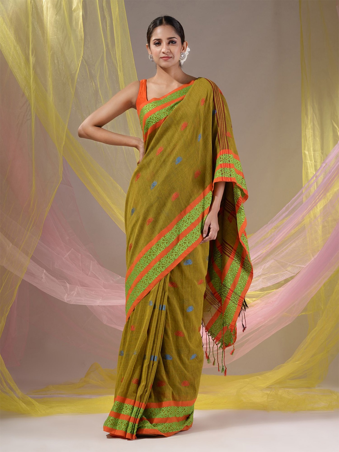 

Charukriti Woven Design Pure Cotton Saree, Mustard