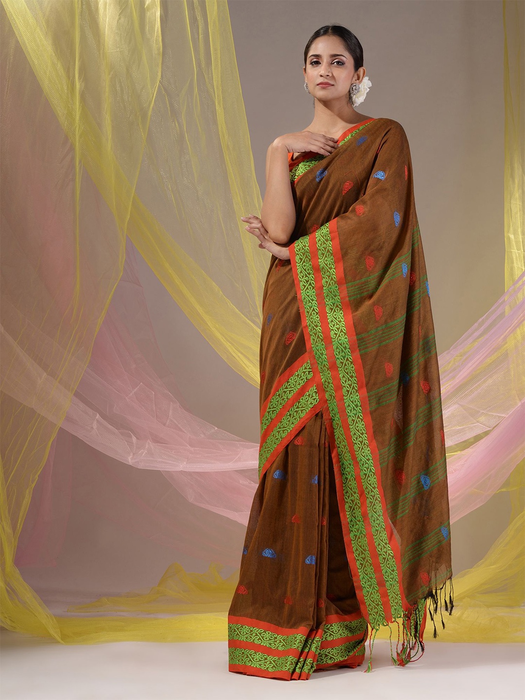 

Charukriti Woven Design Pure Cotton Saree, Brown