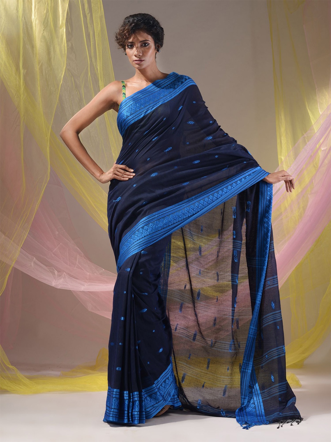 

Charukriti Woven Design Pure Cotton Saree, Navy blue