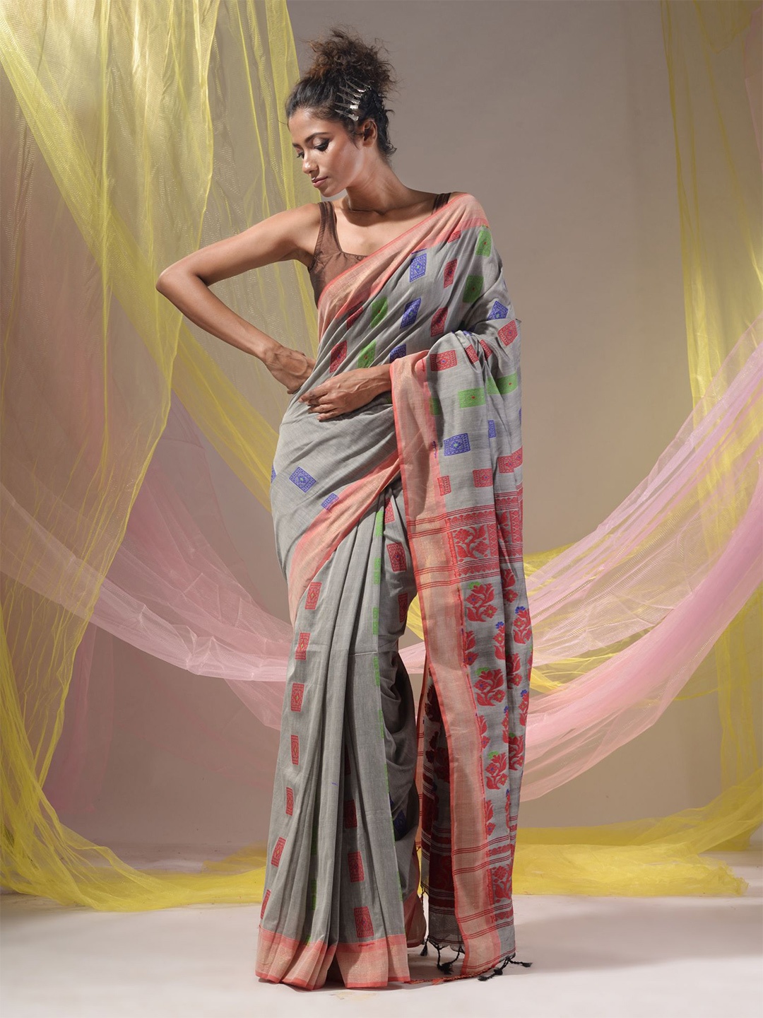 

Charukriti Woven Design Saree, Grey