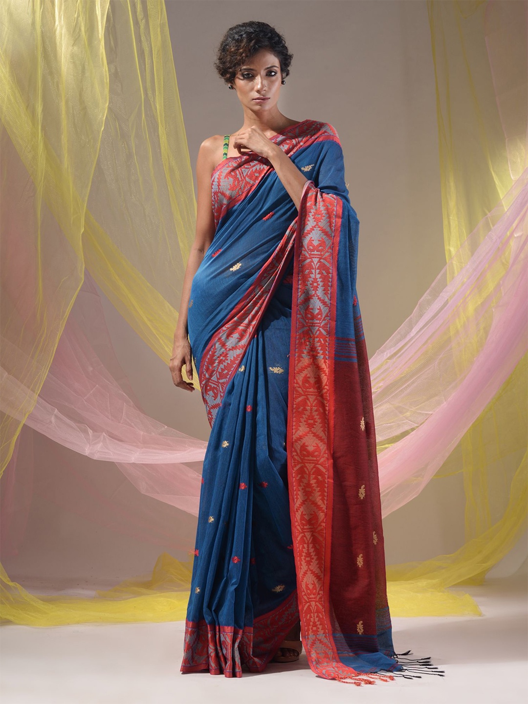 

Charukriti Woven Design Pure Cotton Saree, Blue