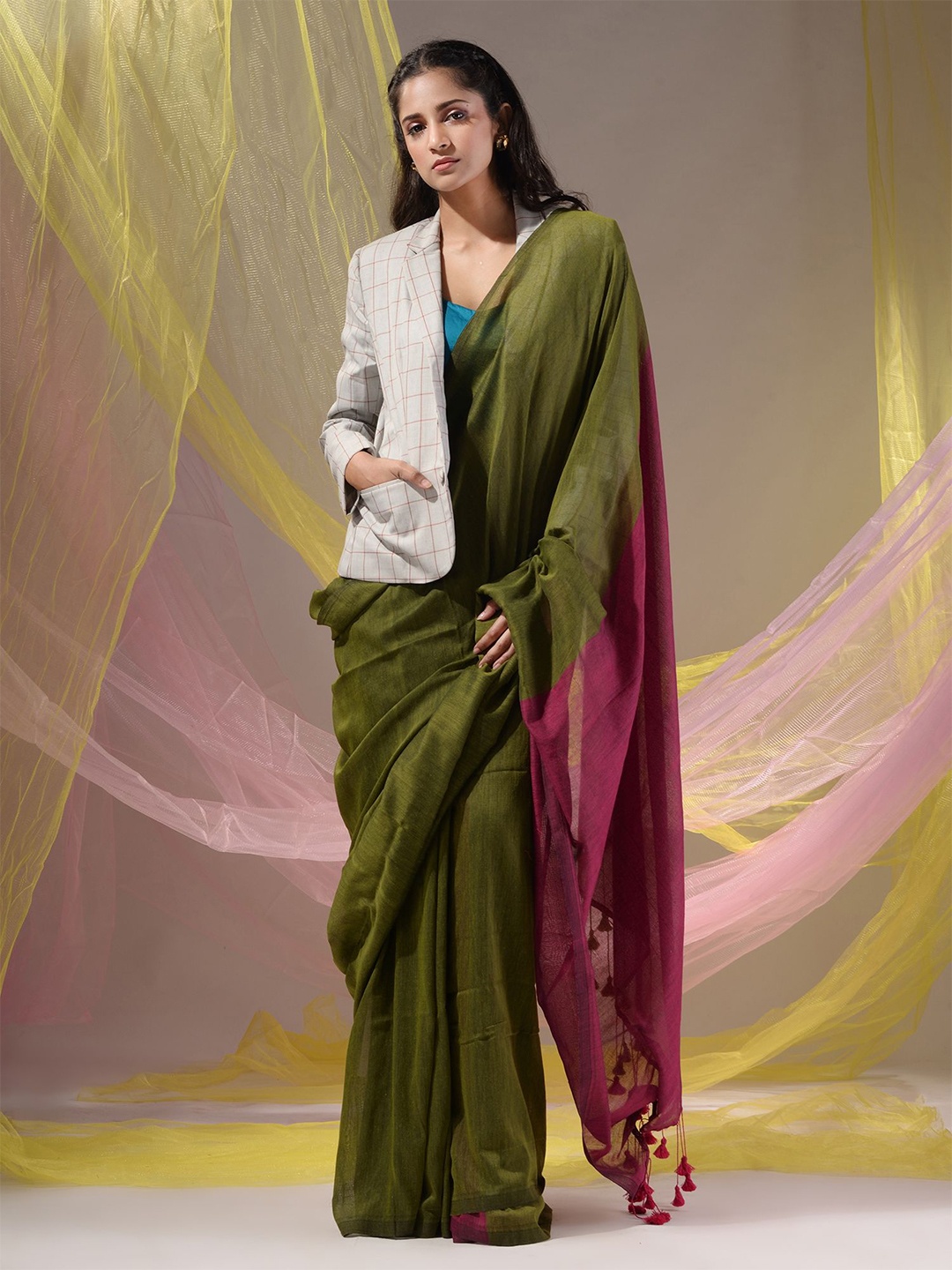 

Charukriti Colourblocked Pure Cotton Saree, Green