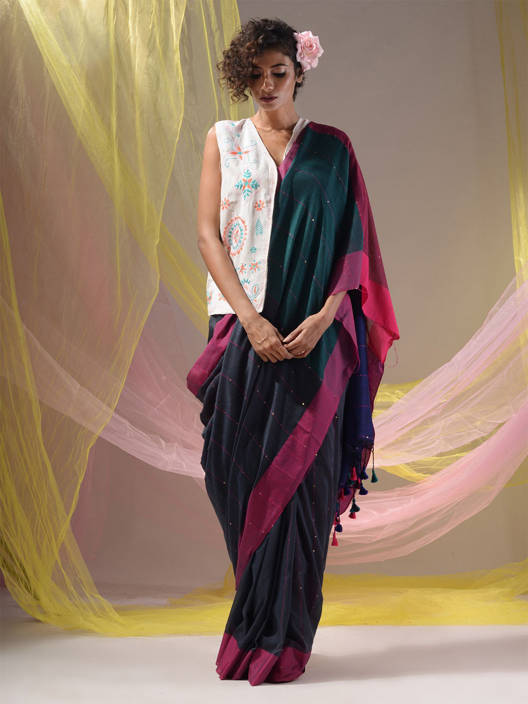 

Charukriti Embellished Pure Cotton Saree, Grey