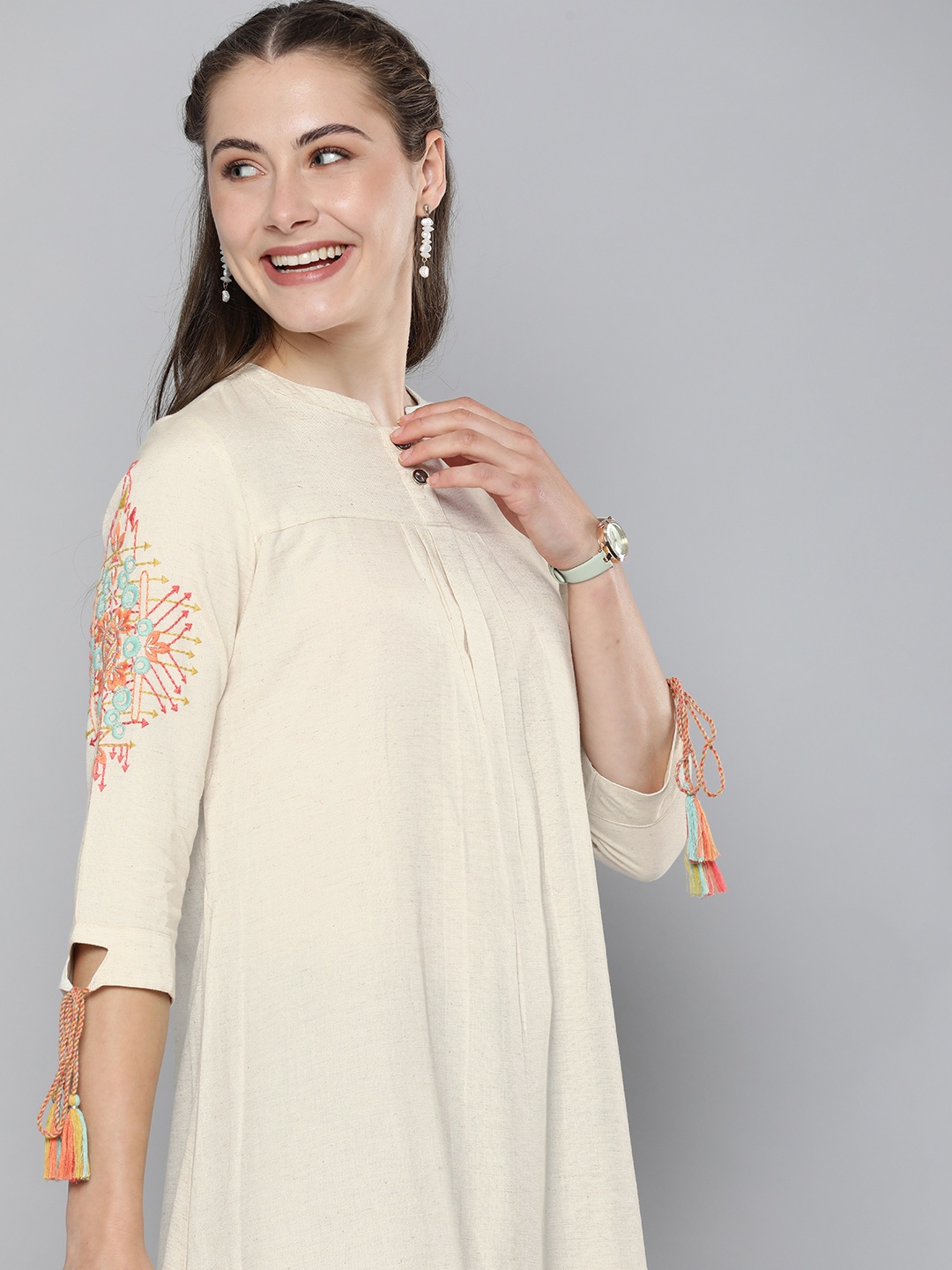 

HERE&NOW Thread Work Kurta With Tie-Up Tassel Detail, Off white