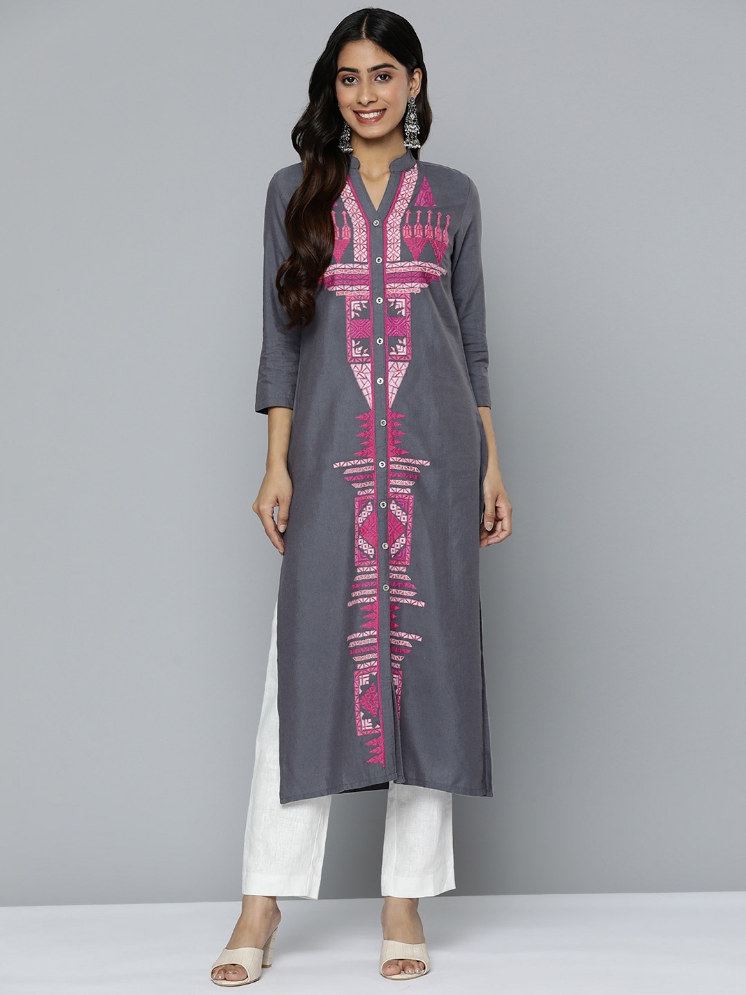 

HERE&NOW Women Viscose Linen Geometric Embroidered Kurta, Grey