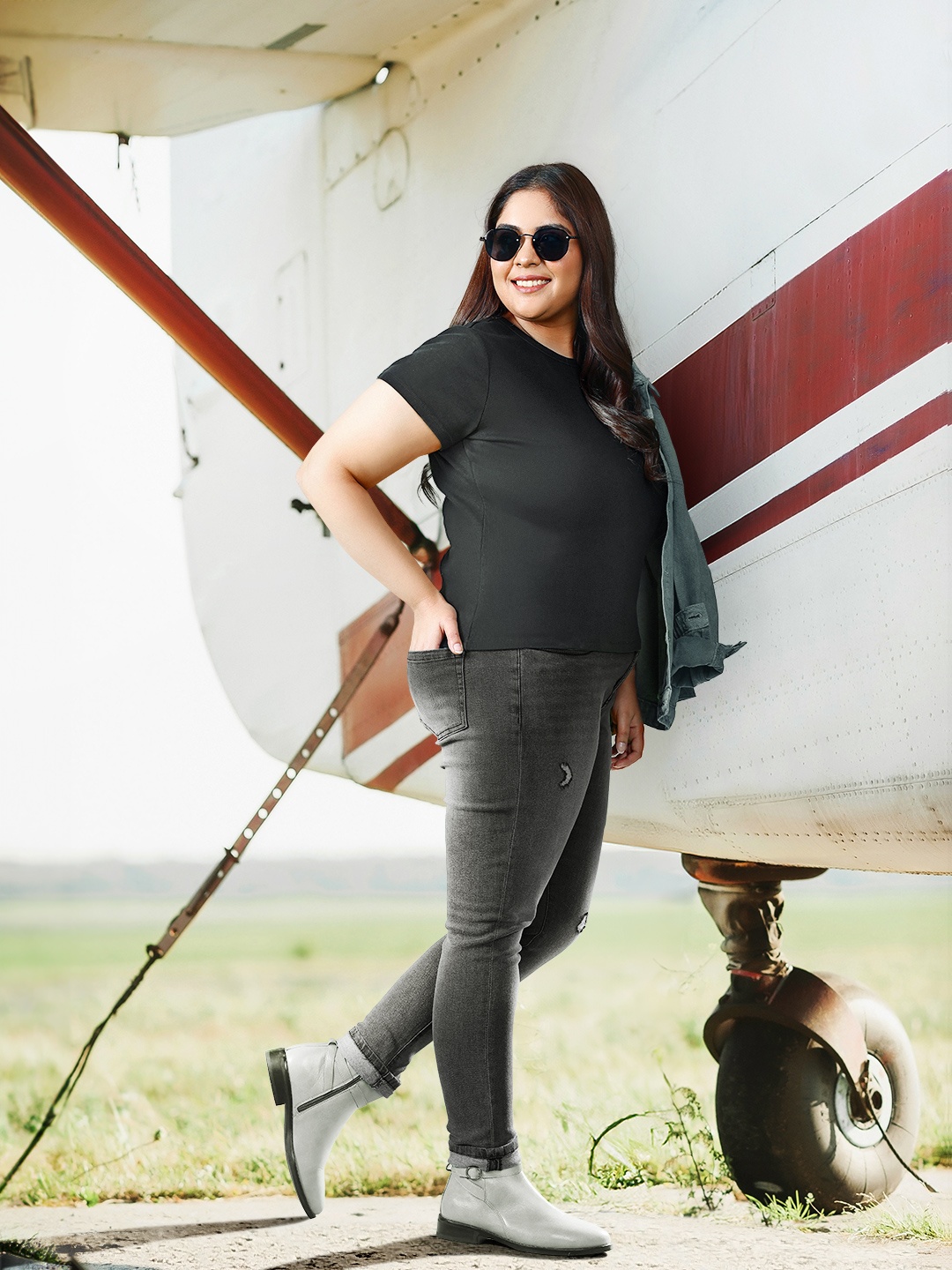

Sztori Women Plus Size Skinny Fit Distressed Jeans, Charcoal