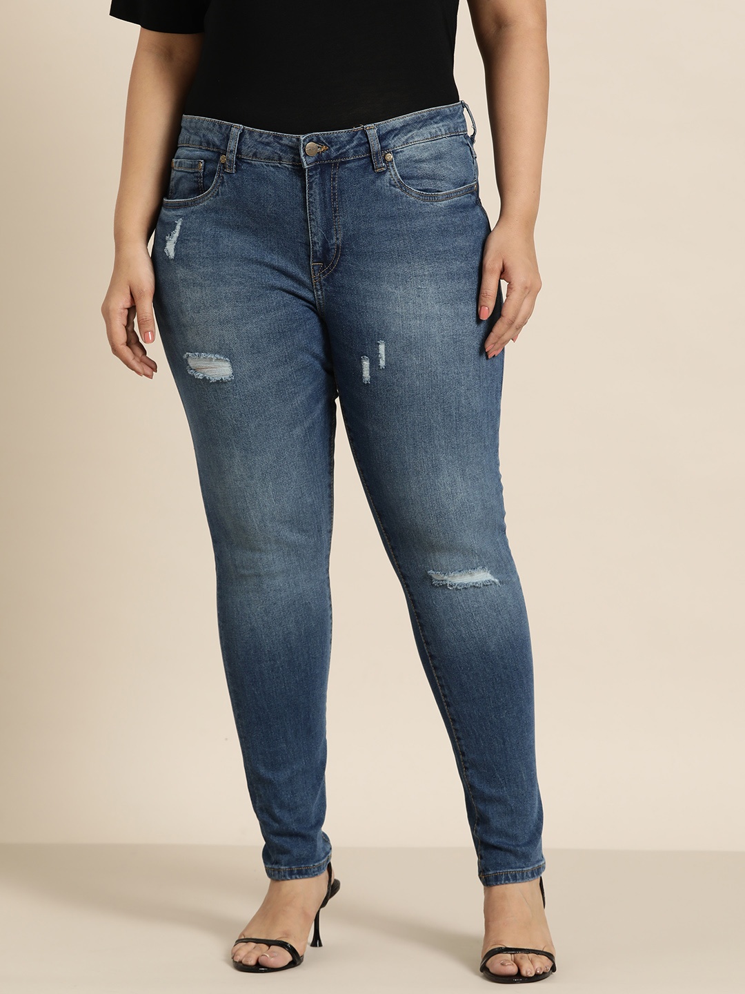 

Sztori Women Plus Size Skinny Fit Mildly Distressed Light Fade Stretchable Jeans, Navy blue