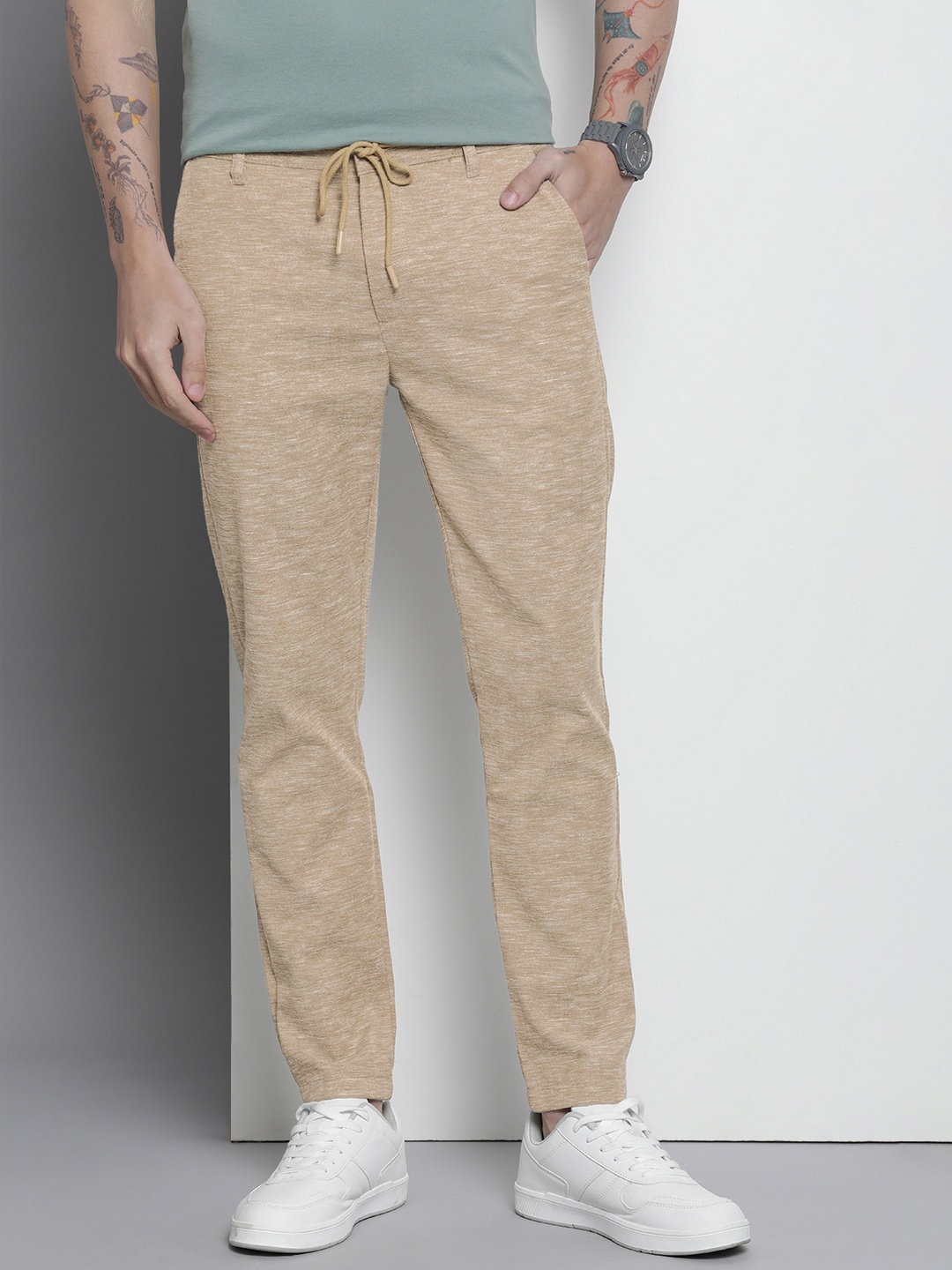 

The Indian Garage Co Men Mid-Rise Slim Fit Regular Trousers, Beige