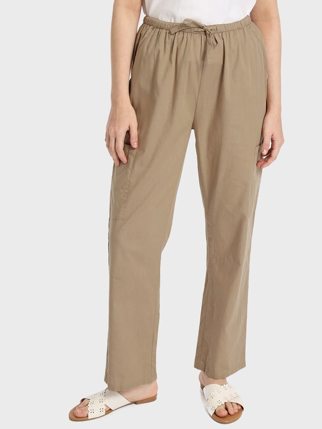 

Bewakoof Women Cotton Loose Fit Cargos Trousers, Brown