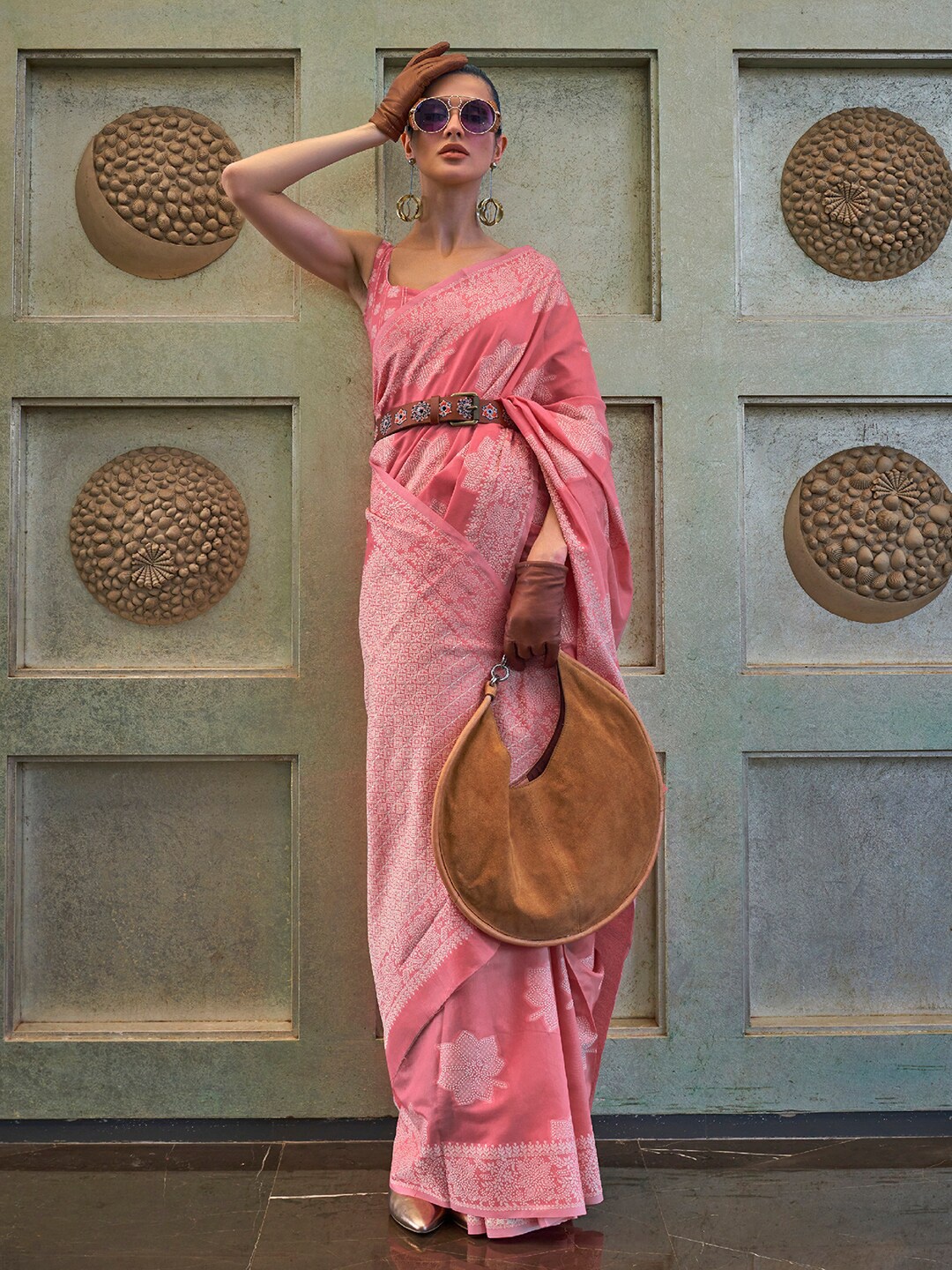 

Saree mall Floral Pure Linen Muga Sarees, Pink