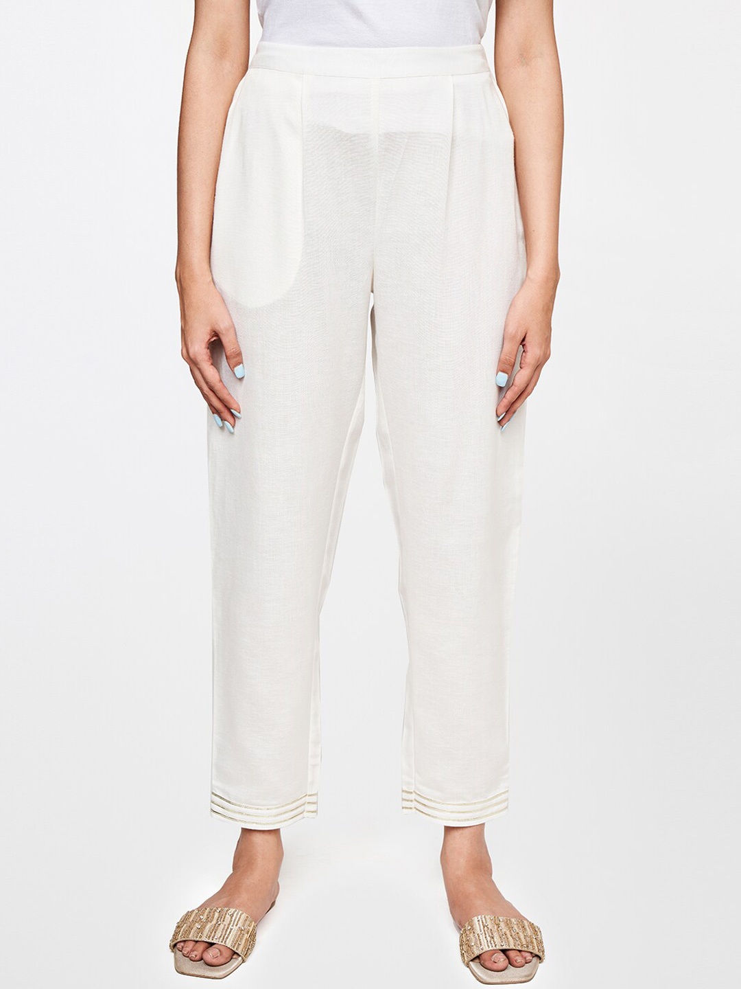 

Global Desi Women Straight Fit Trousers, Off white