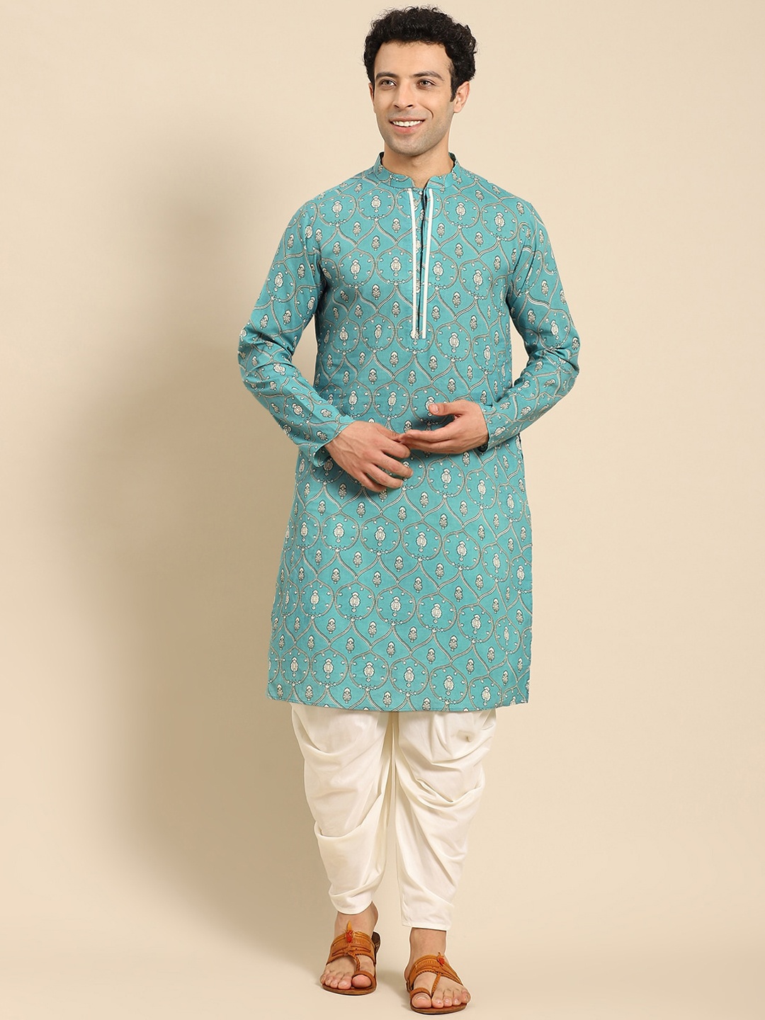 

Amodh by Kisah Men Ethnic Motifs Printed Kurta with Dhoti Pants, Green