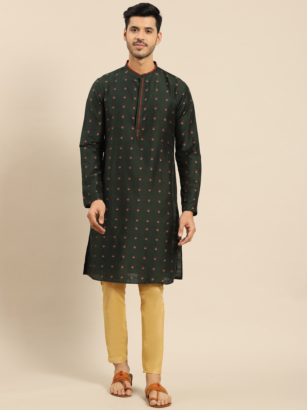 

Amodh by Kisah Men Printed Kurta with Pyjamas, Green