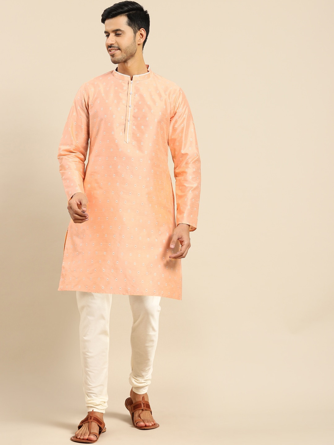 

Amodh by Kisah Men Floral Printed Kurta with Trousers, Peach