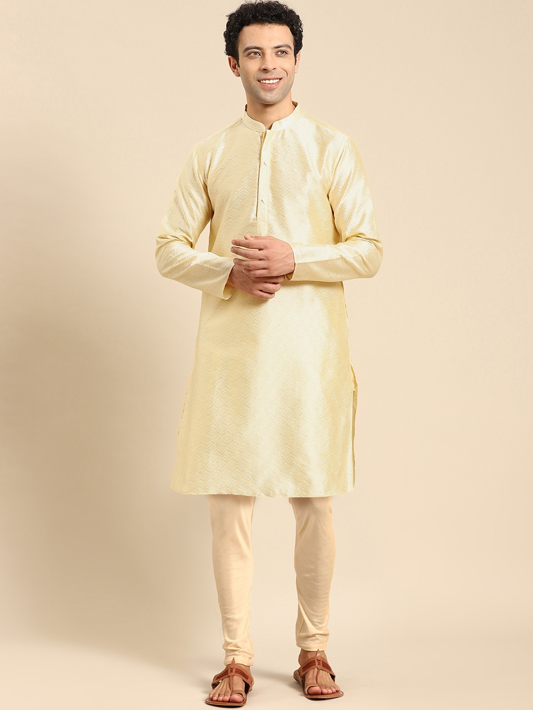 

Amodh by Kisah Men Ethnic Motifs Woven Design Kurta with Pyjamas, Yellow