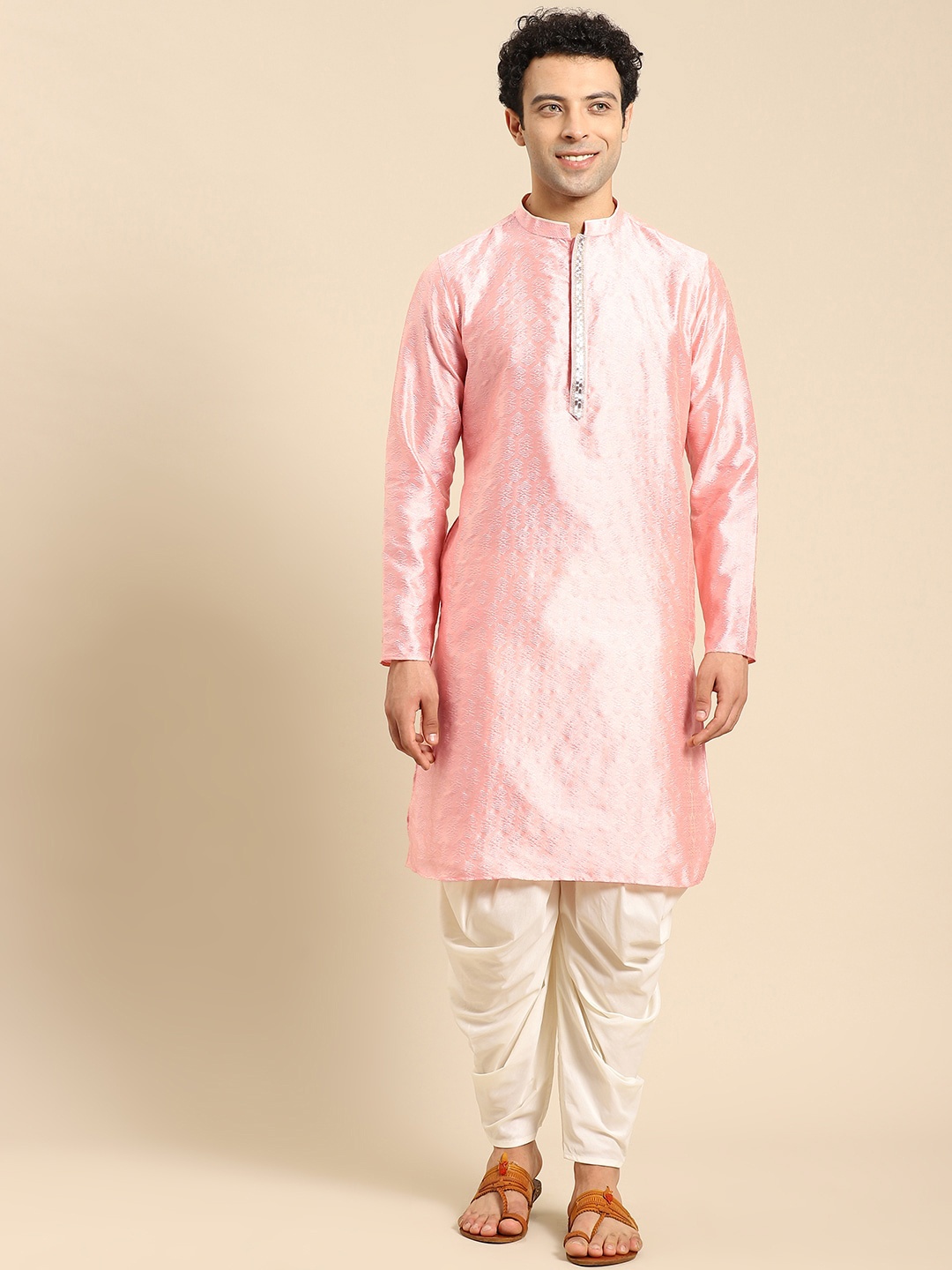 

Amodh by Kisah Men Ethnic Motifs Woven Design Kurta with Dhoti Pants, Pink