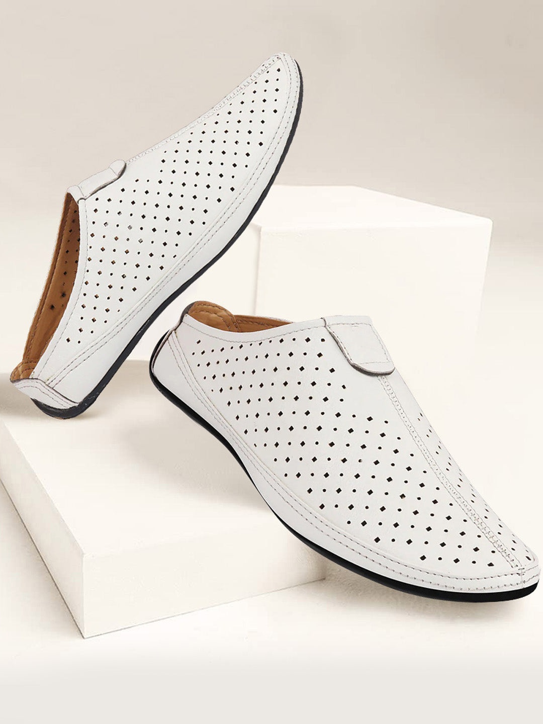 

FAUSTO Men Textured Lightweight Mules With Laser Cuts, White