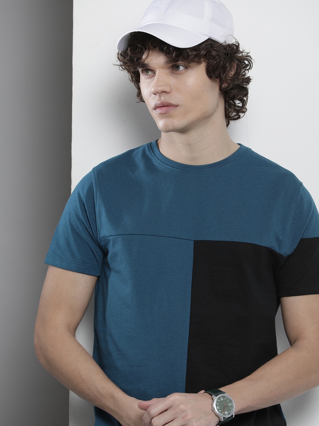 

The Indian Garage Co Men Colourblocked Slim Fit T-shirt, Teal