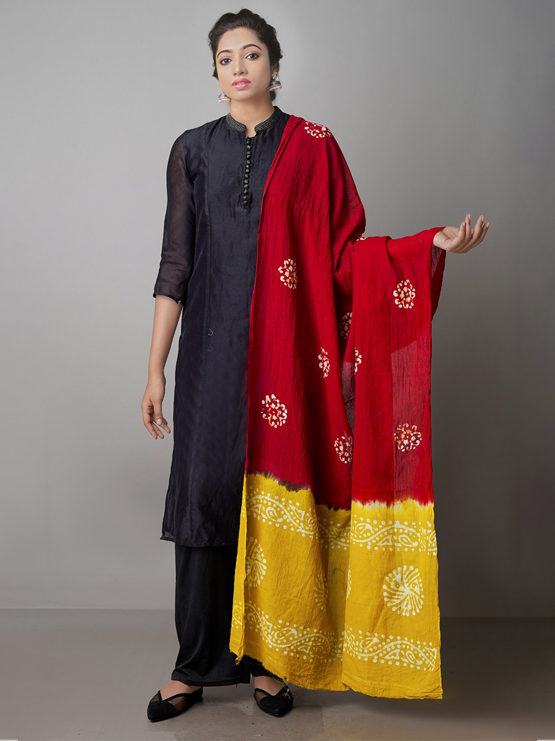

Unnati Silks Ethnic Motifs Dyed Pure Cotton Batik Dupatta, Maroon