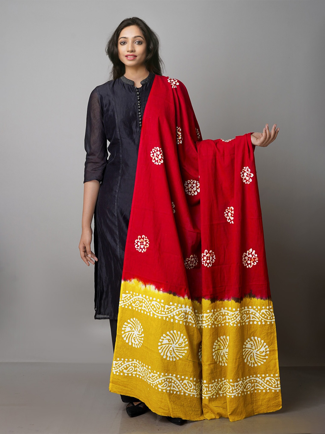 

Unnati Silks Ethnic Motifs Dyed Pure Cotton Batik Dupatta, Maroon