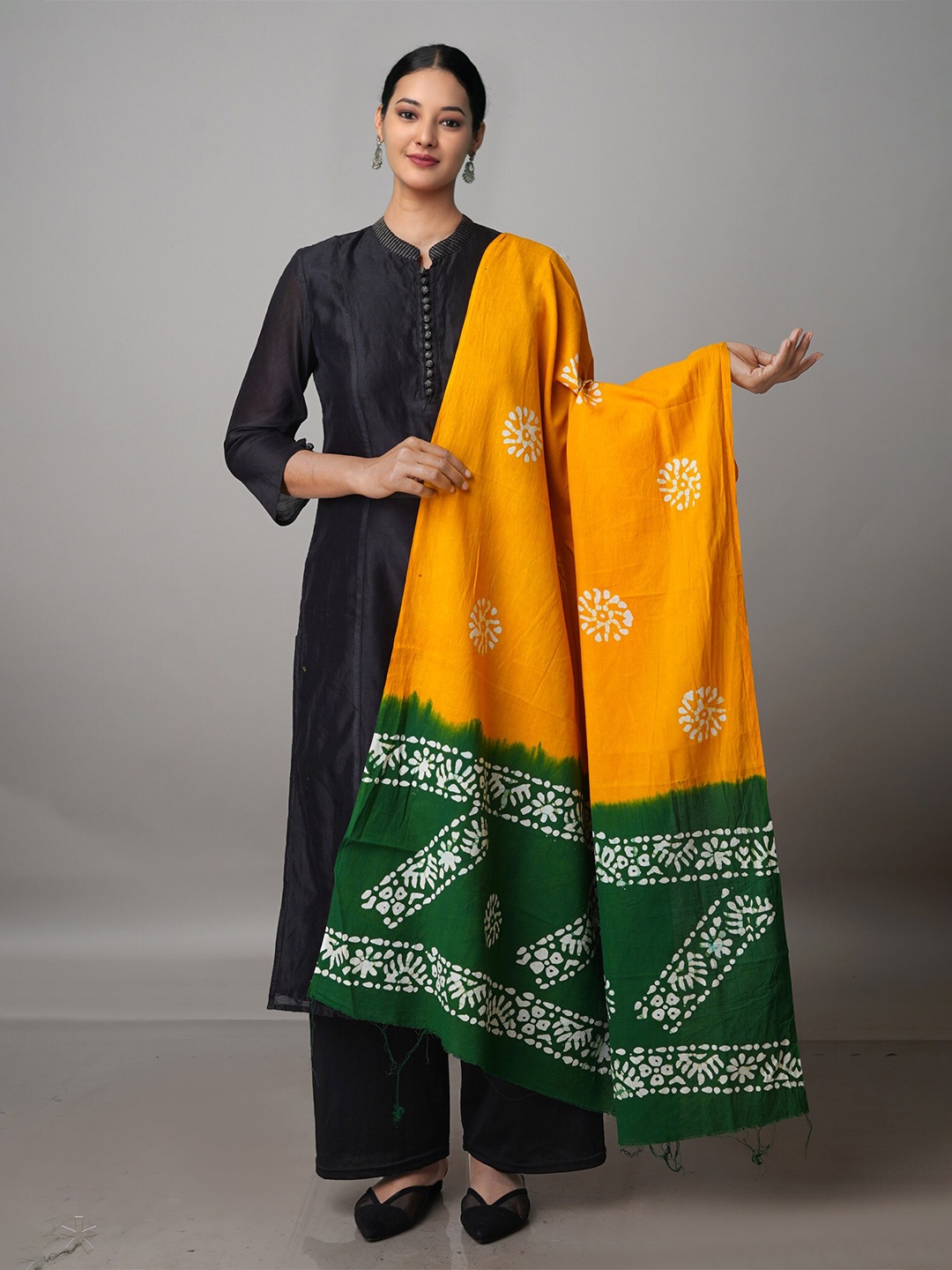 

Unnati Silks Ethnic Motifs Pure Cotton Tie and Dye Dupatta, Yellow