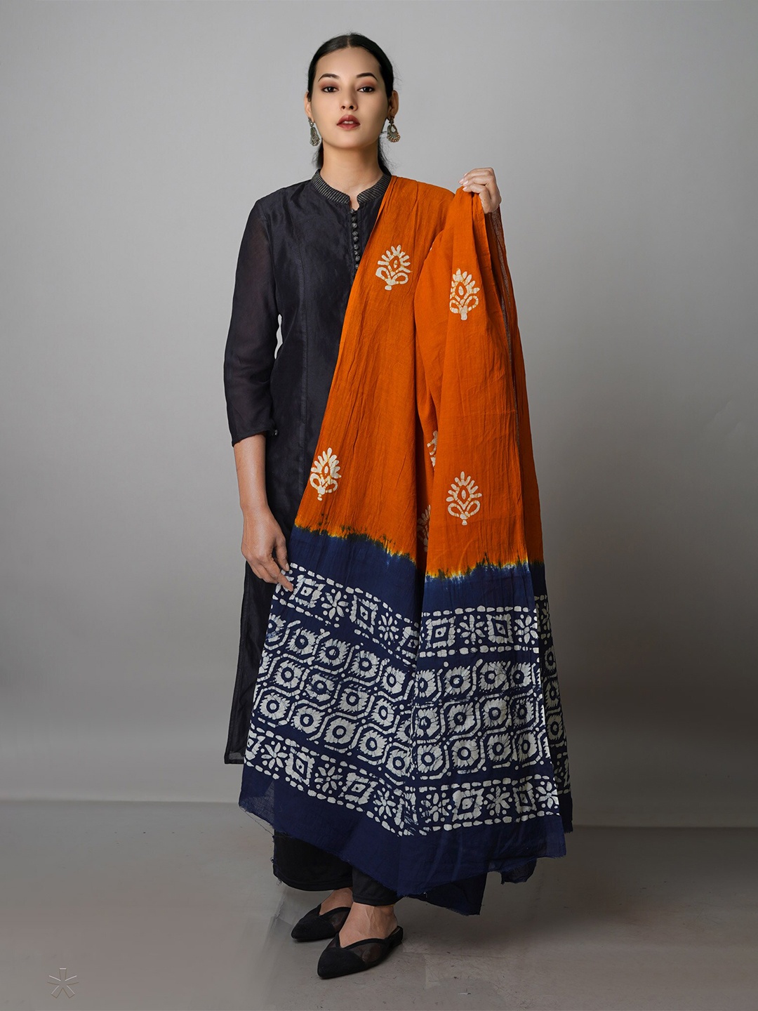 

Unnati Silks Ethnic Motifs Dyed Pure Cotton Batik Dupatta, Brown