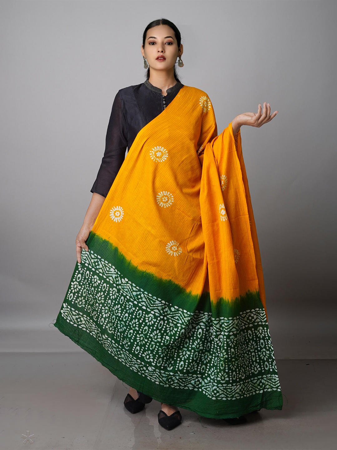 

Unnati Silks Ethnic Motifs Printed Pure Cotton Batik Dupatta, Yellow