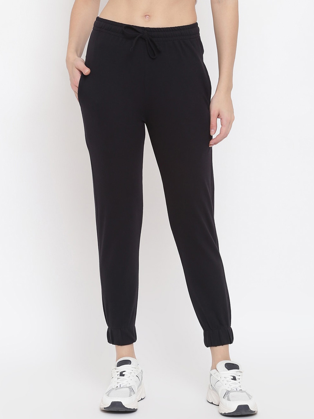 

MKH Women Solid Regular Fit Mid-Rise Joggers, Black