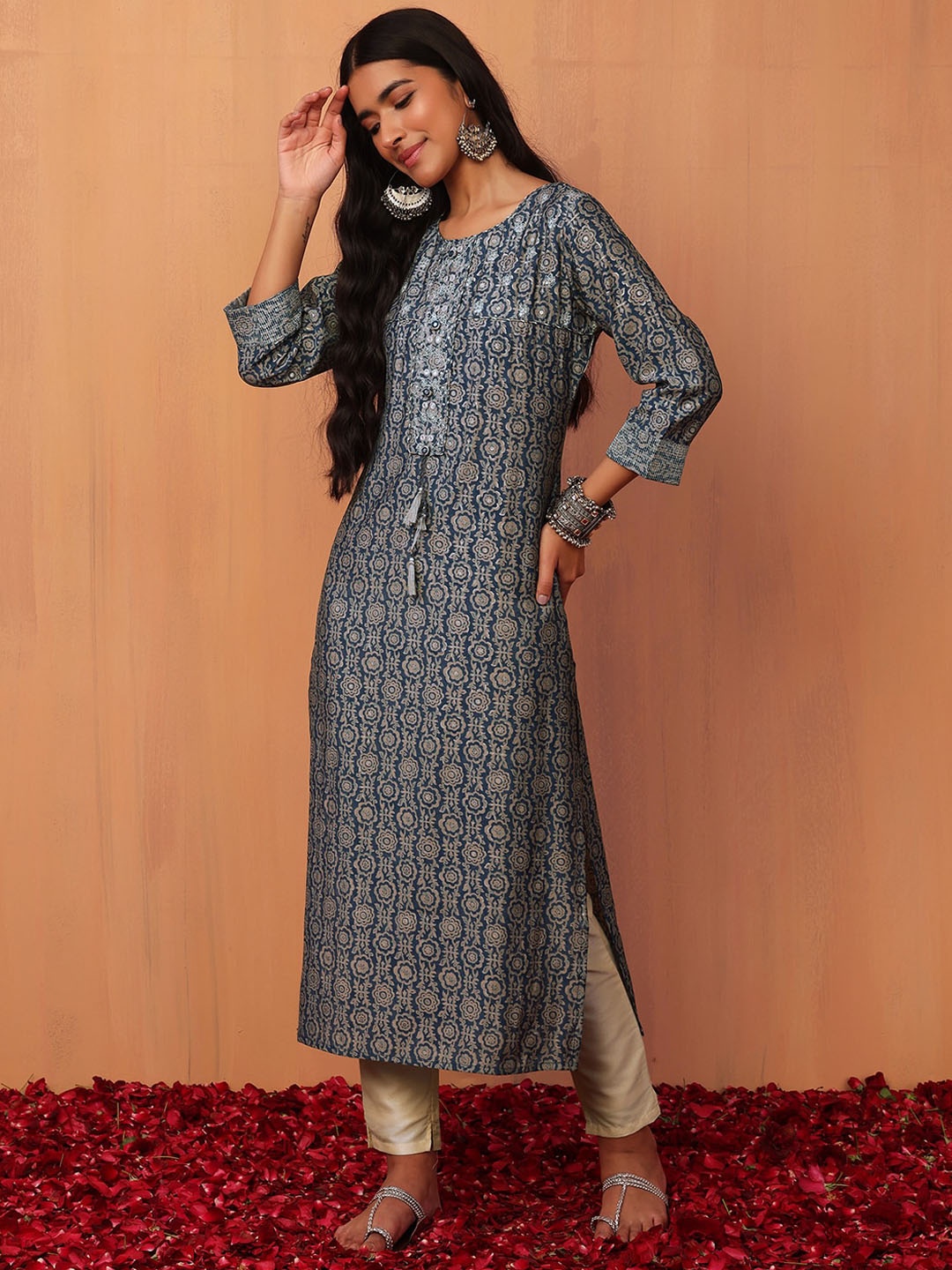 

INDYA Floral Printed Pure Cotton Straight Kurta, Navy blue