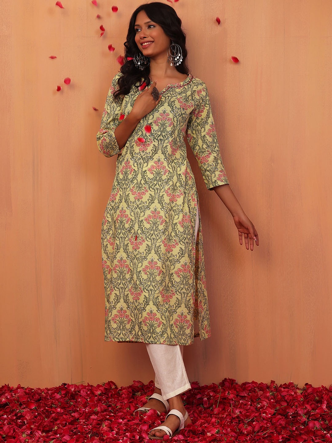 

INDYA Floral Printed Thread Work Cotton Kurta, Yellow