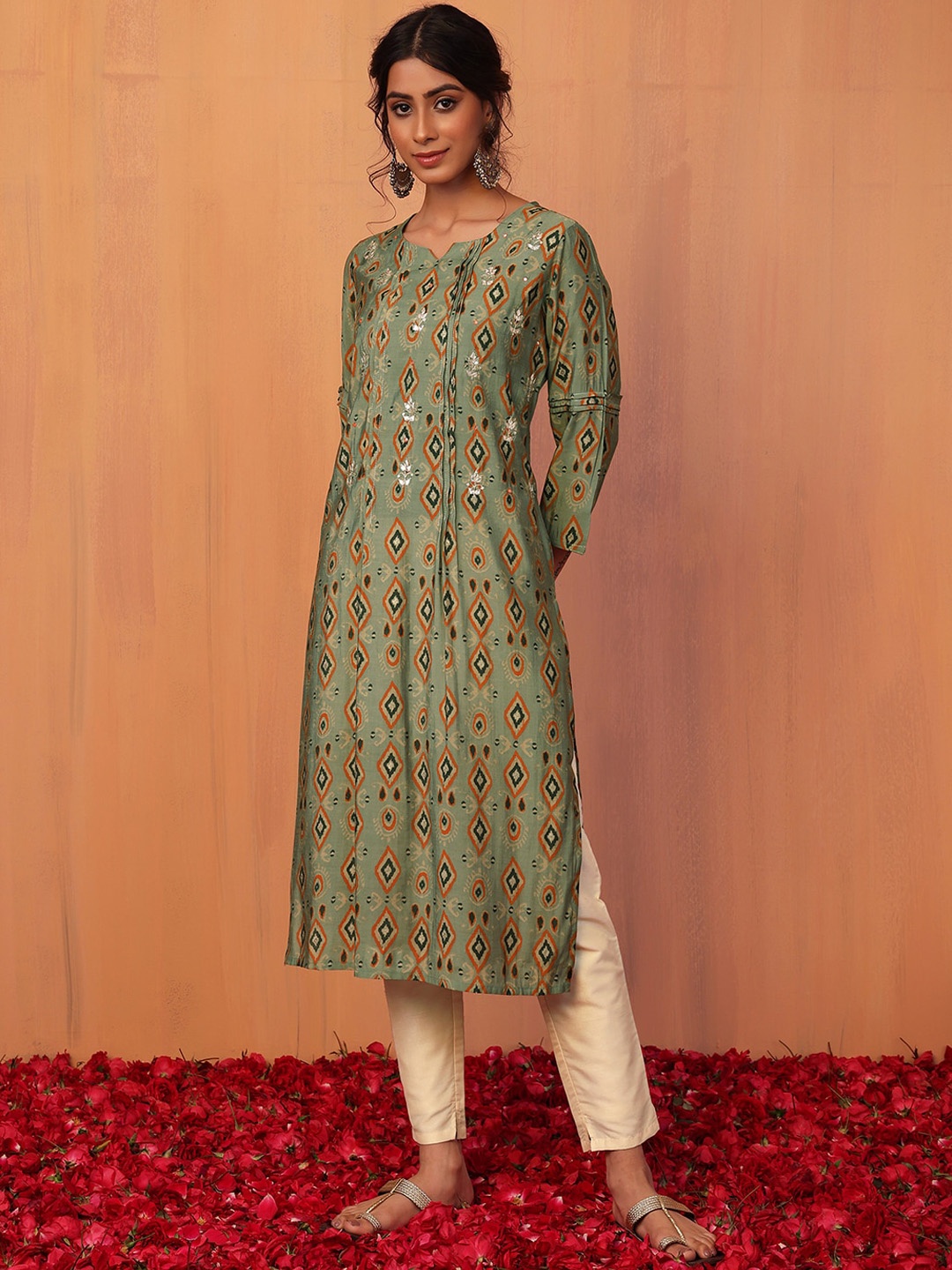 

INDYA Women Ethnic Motifs Embroidered With Zari Detail Kurta, Olive