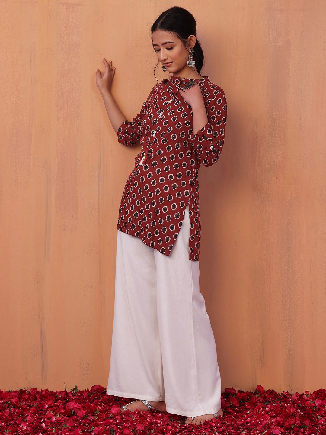 

INDYA Ethnic Motifs Printed Mirror Work Kurti, Maroon