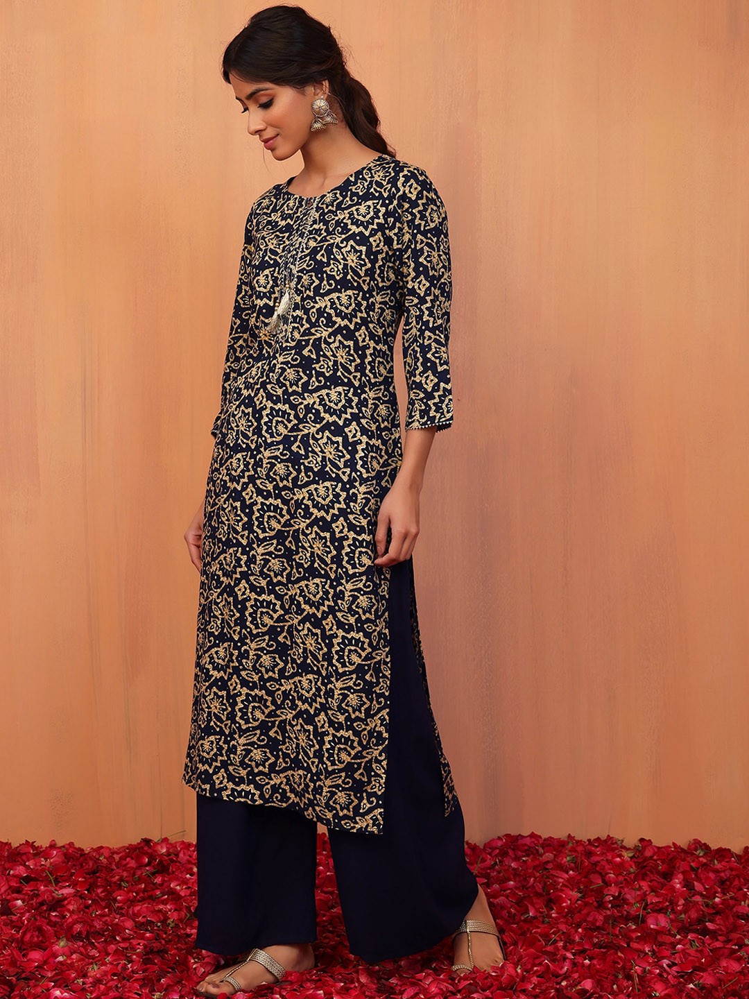 

INDYA Women Foil Printed Straight Kurta, Navy blue