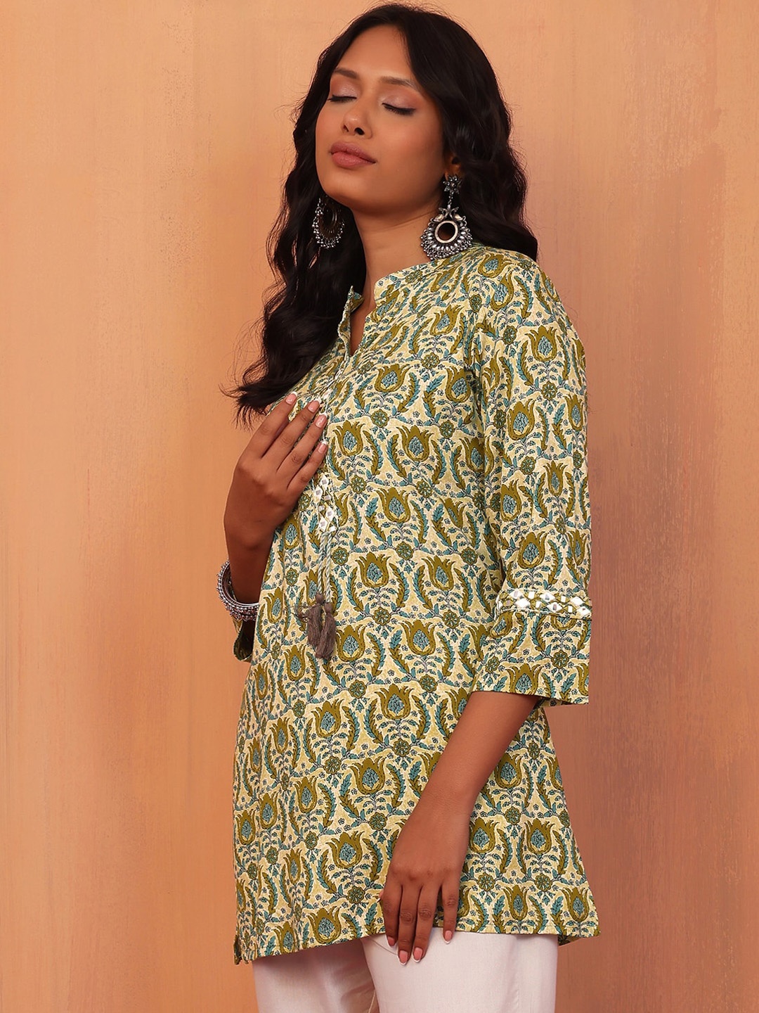 

INDYA Floral Printed Kurti, Green