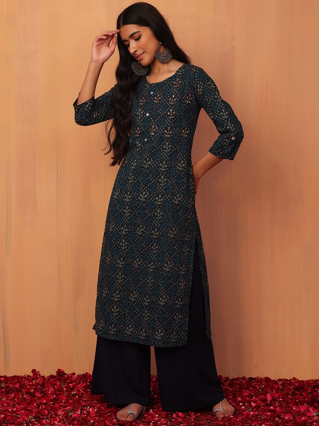

INDYA Women Batik Printed & Embroidered Pure Cotton Straight Kurta, Navy blue