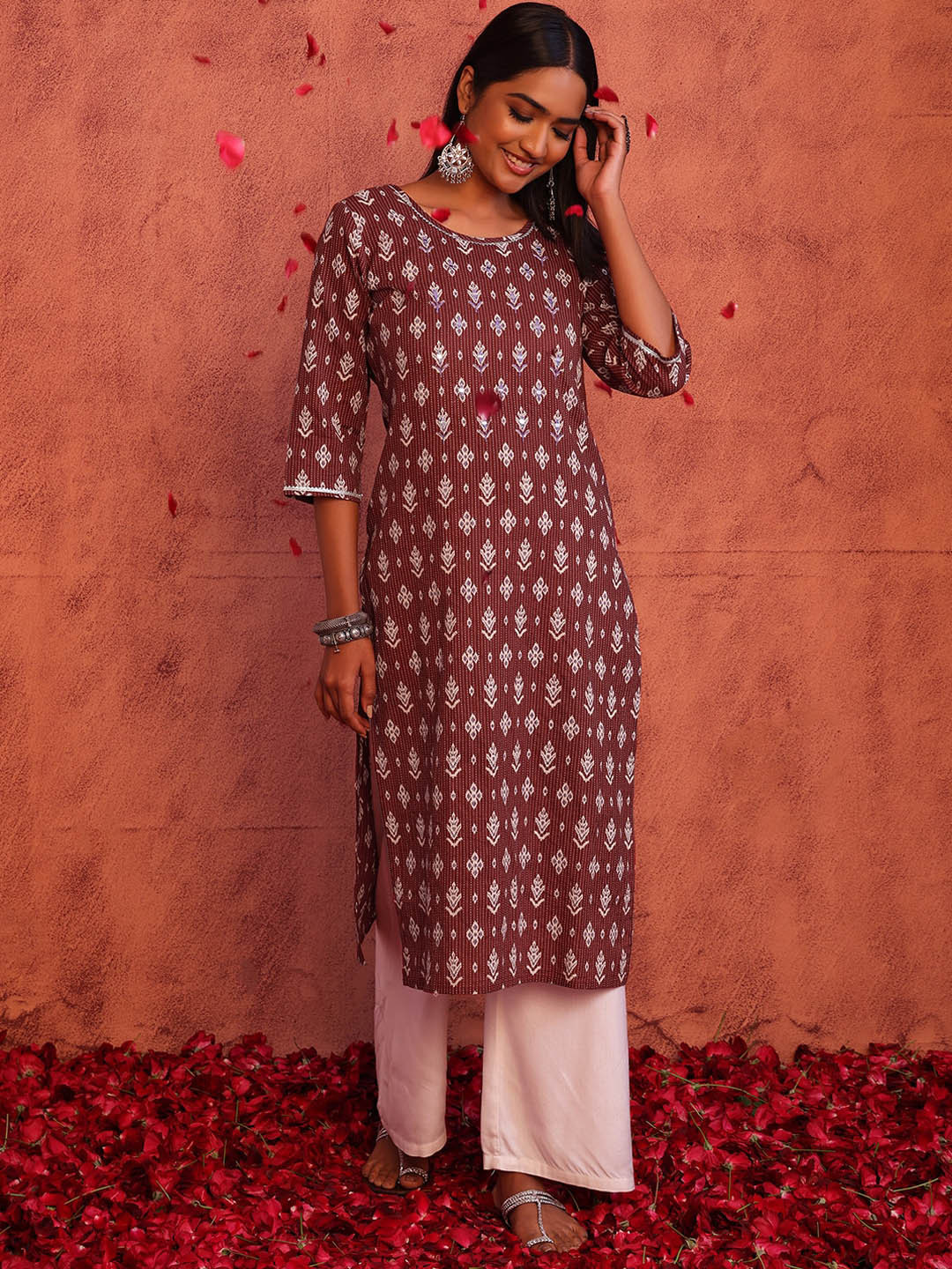 

INDYA Women Mirror Work Pure Cotton Kurta, Maroon