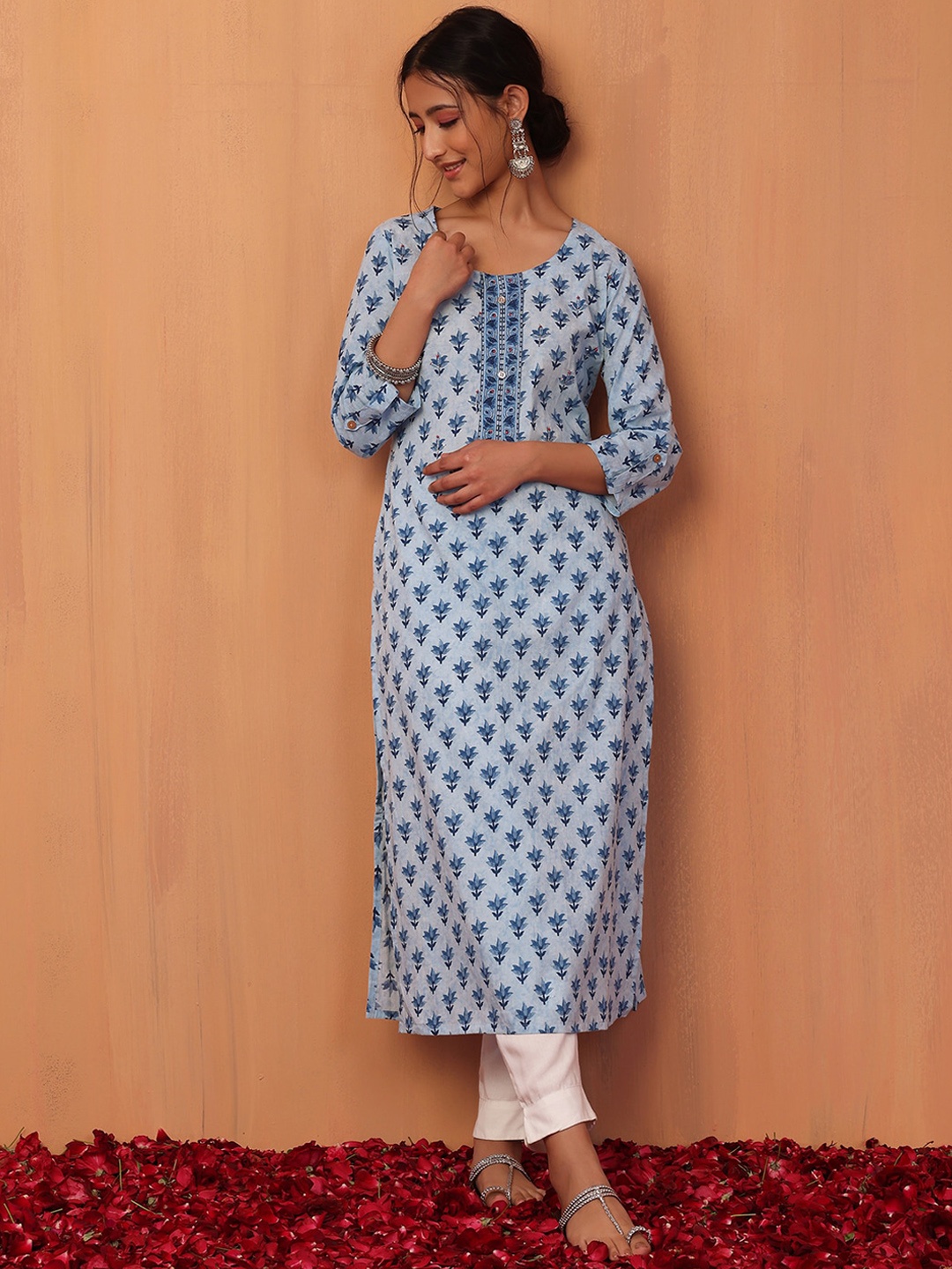 

INDYA Women Floral Printed Pure Cotton Straight Kurta, Blue